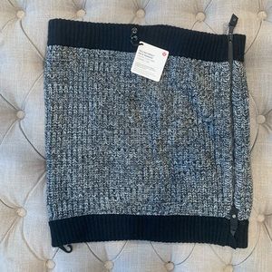 Lululemon Falling Freely Neck Warmer
